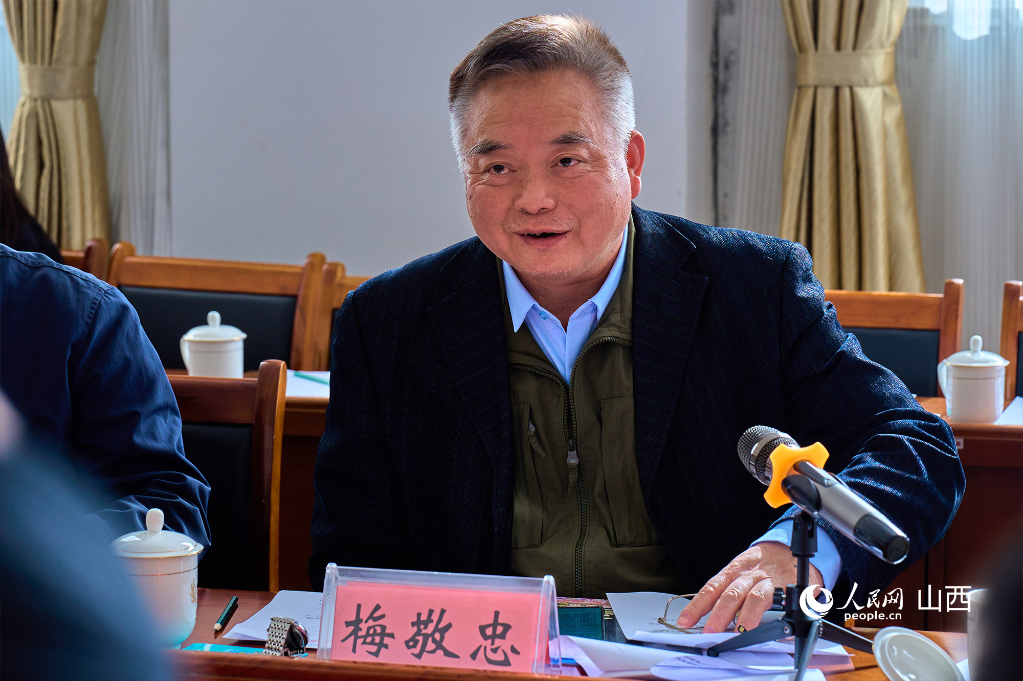 中央黨校（國家行政學(xué)院）文史教研部原副主任、教授梅敬忠。人民網(wǎng) 張超寧攝