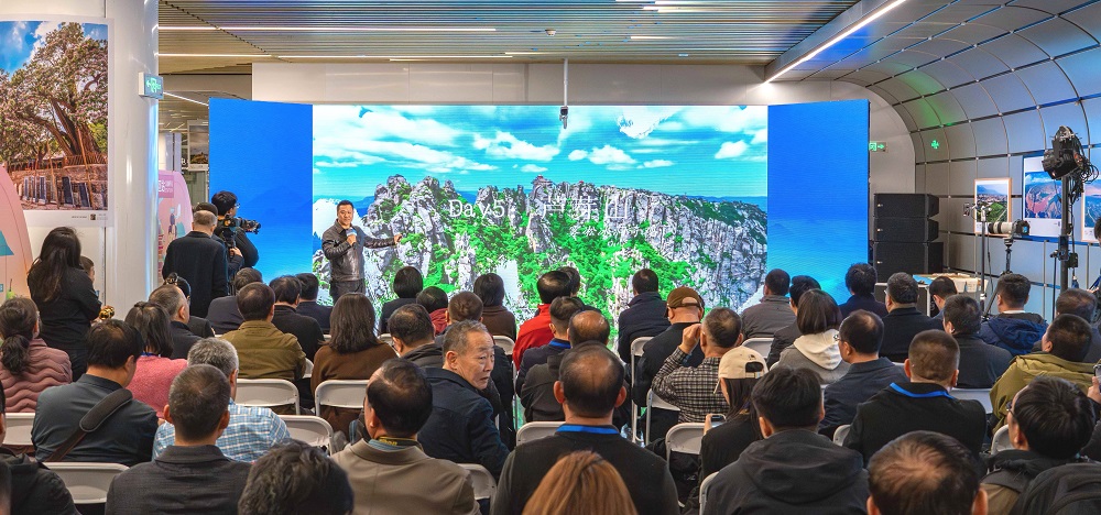 活動現(xiàn)場，文旅星推官推介忻州。